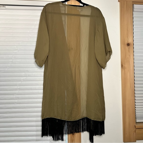 LuLaRoe olive open front waterfall drape short sleeve sheer cardigan fringe hem - Picture 5 of 10